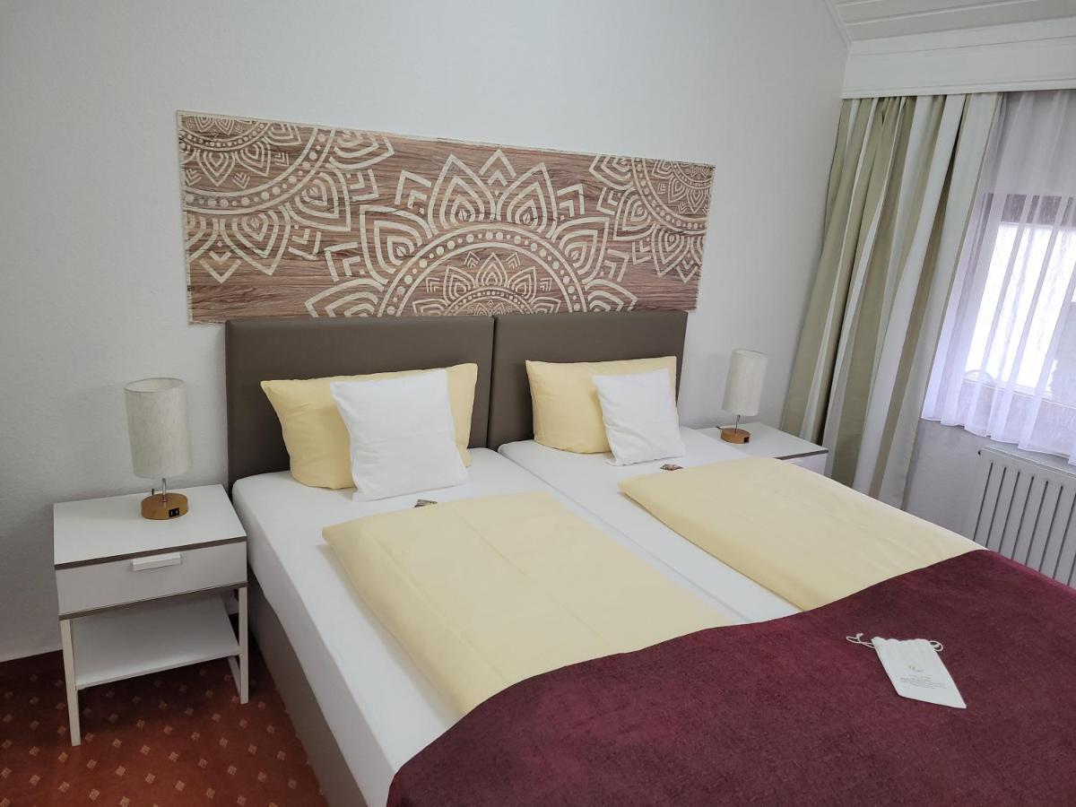 Kurparkhotel-Gemuend ภายนอก รูปภาพ