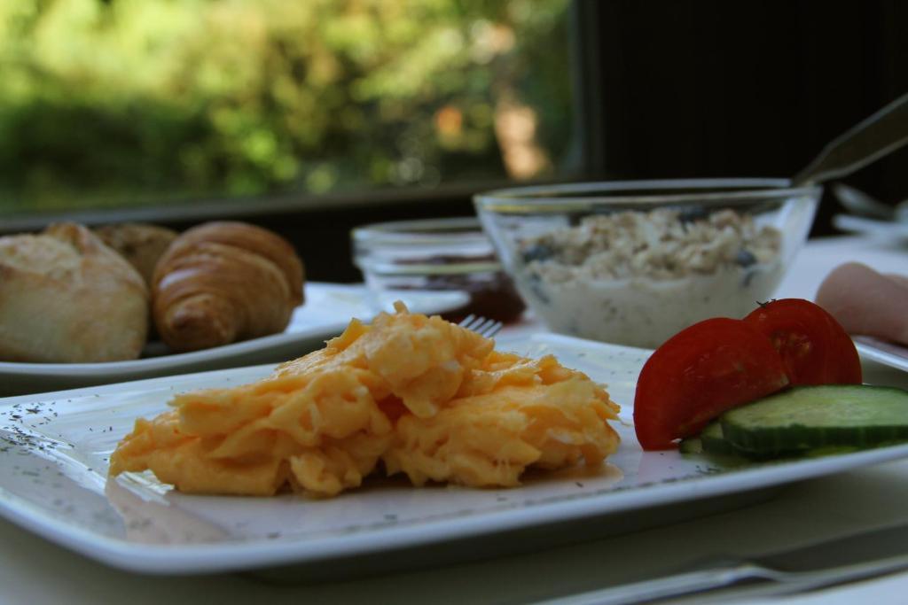 Kurparkhotel-Gemuend ภายนอก รูปภาพ